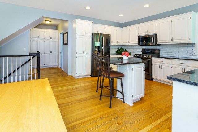 4304 Gadwall Court, Eagan, MN 55122