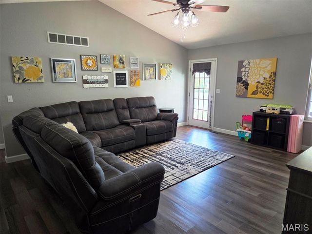 59 Julie Drive, Glen Carbon, IL 62034