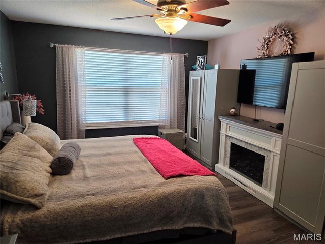 59 Julie Drive, Glen Carbon, IL 62034