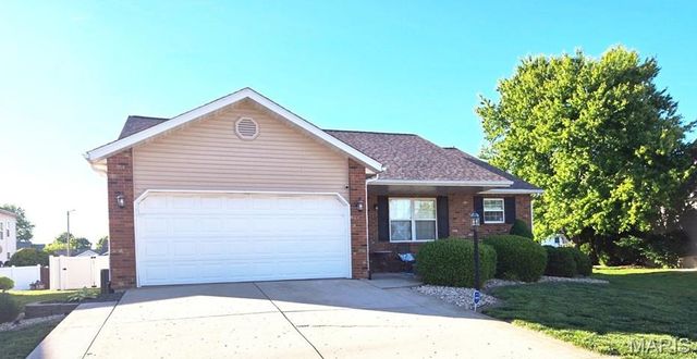 59 Julie Drive, Glen Carbon, IL 62034