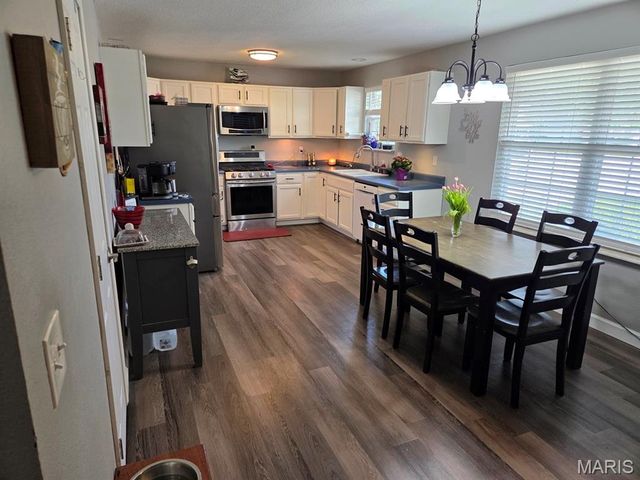 59 Julie Drive, Glen Carbon, IL 62034