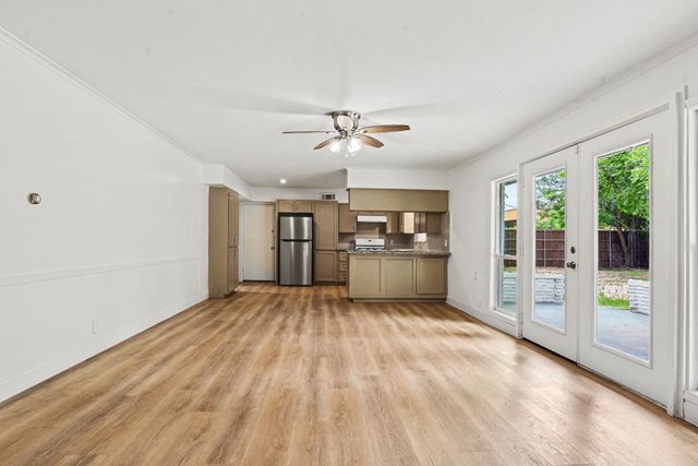 6031 Preston Crest Lane, Dallas, TX 75230