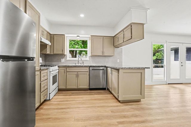 6031 Preston Crest Lane, Dallas, TX 75230