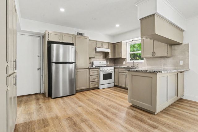6031 Preston Crest Lane, Dallas, TX 75230