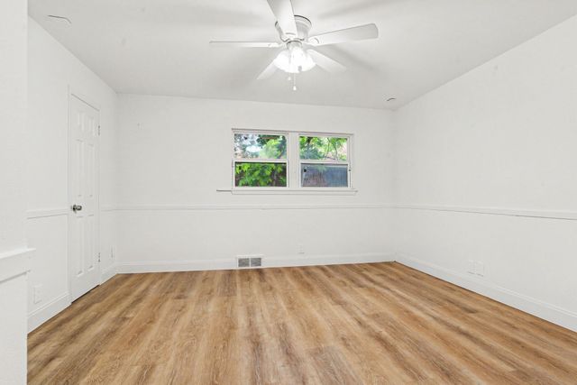 6031 Preston Crest Lane, Dallas, TX 75230