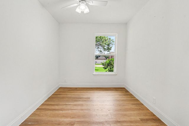 6031 Preston Crest Lane, Dallas, TX 75230