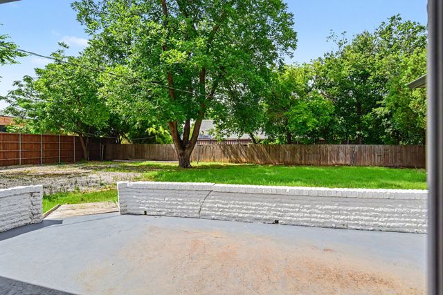 6031 Preston Crest Lane, Dallas, TX 75230