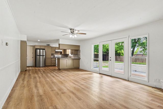 6031 Preston Crest Lane, Dallas, TX 75230