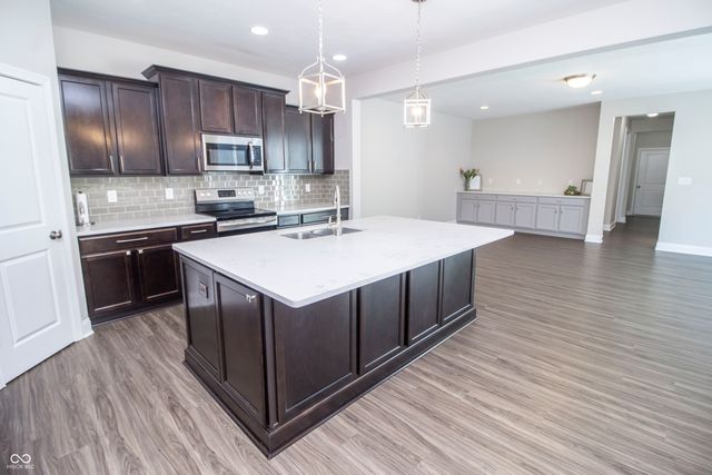 7212 Cherry Creek Boulevard, Carmel, IN 46033