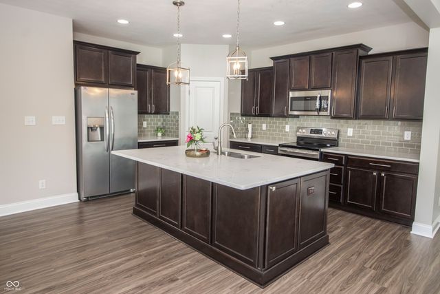 7212 Cherry Creek Boulevard, Carmel, IN 46033