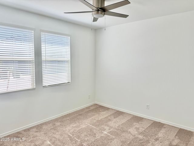 2336 E HOMESTEADER Road, San Tan Valley, AZ 85140