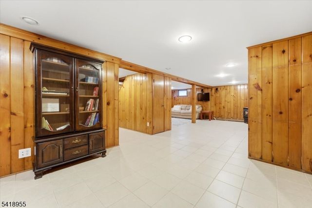 2092 Westfield Ave, Scotch Plains Twp., NJ 07076