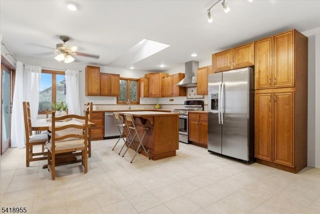 2092 Westfield Ave, Scotch Plains Twp., NJ 07076