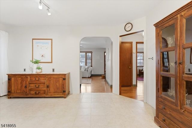 2092 Westfield Ave, Scotch Plains Twp., NJ 07076