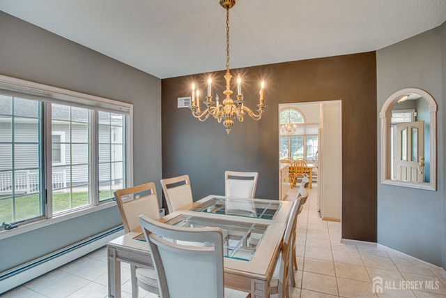 19 Dawson Lane, Monroe, NJ 08831