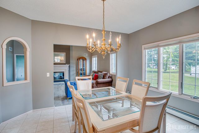 19 Dawson Lane, Monroe, NJ 08831