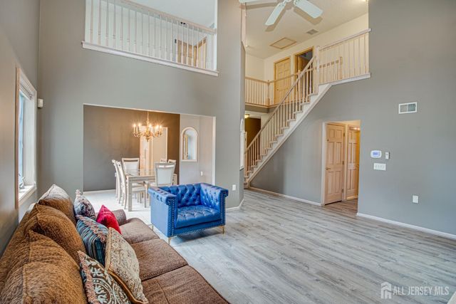 19 Dawson Lane, Monroe, NJ 08831
