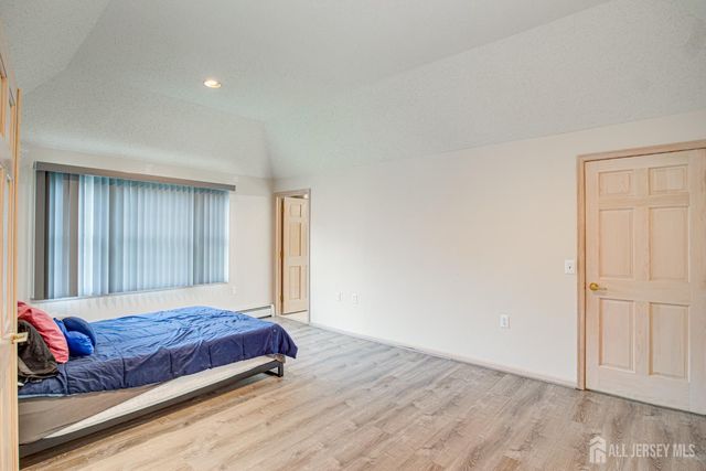 19 Dawson Lane, Monroe, NJ 08831
