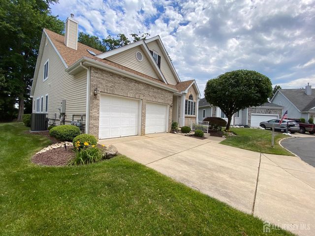 19 Dawson Lane, Monroe, NJ 08831