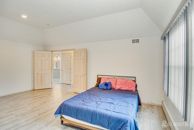 19 Dawson Lane, Monroe, NJ 08831