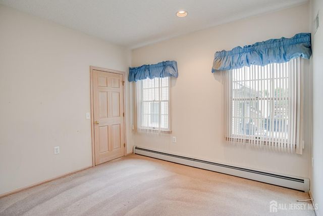 19 Dawson Lane, Monroe, NJ 08831