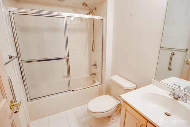 19 Dawson Lane, Monroe, NJ 08831