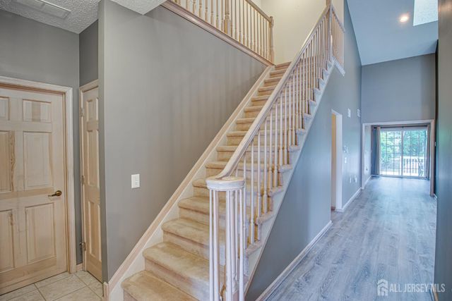 19 Dawson Lane, Monroe, NJ 08831