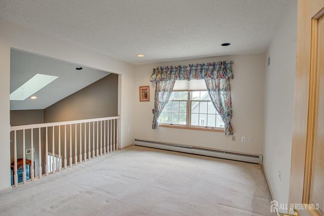 19 Dawson Lane, Monroe, NJ 08831
