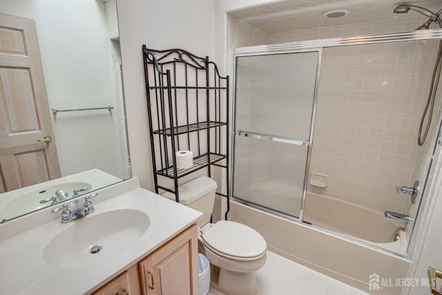 19 Dawson Lane, Monroe, NJ 08831