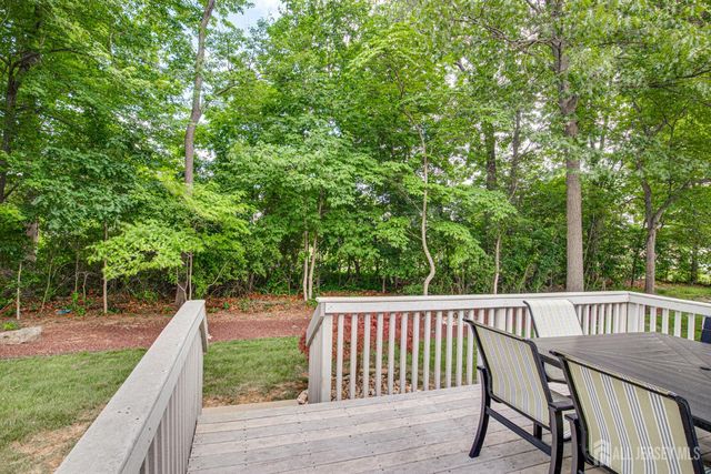 19 Dawson Lane, Monroe, NJ 08831