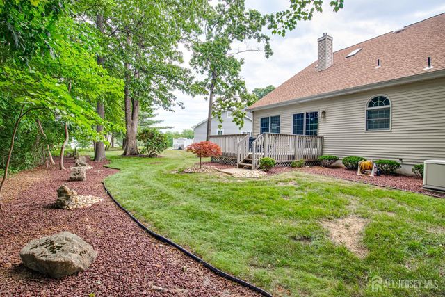 19 Dawson Lane, Monroe, NJ 08831