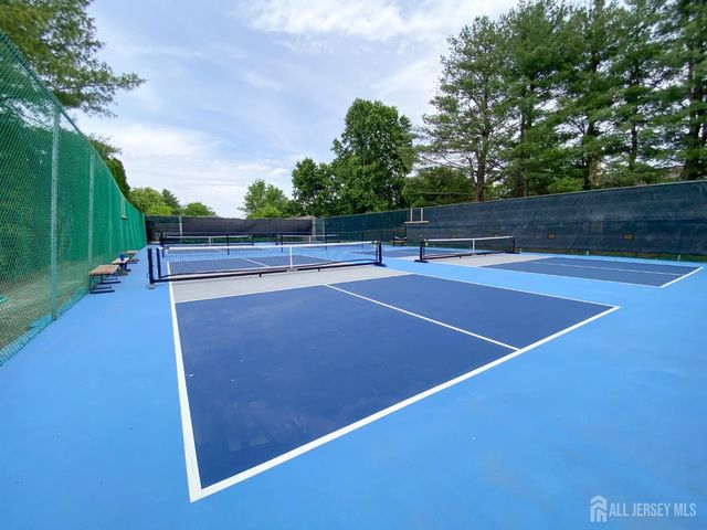 19 Dawson Lane, Monroe, NJ 08831