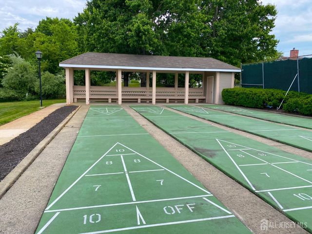 19 Dawson Lane, Monroe, NJ 08831