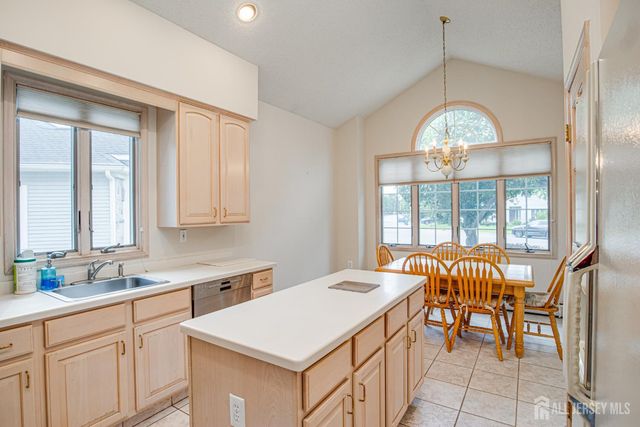 19 Dawson Lane, Monroe, NJ 08831