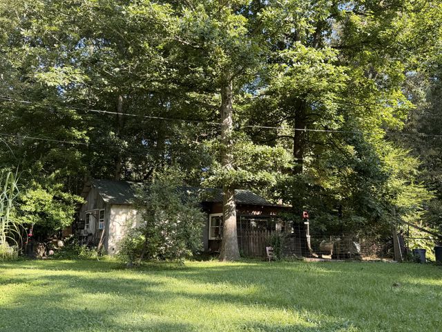 346 Toy Denny Rd, Bradyville, TN 37026