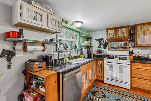346 Toy Denny Rd, Bradyville, TN 37026