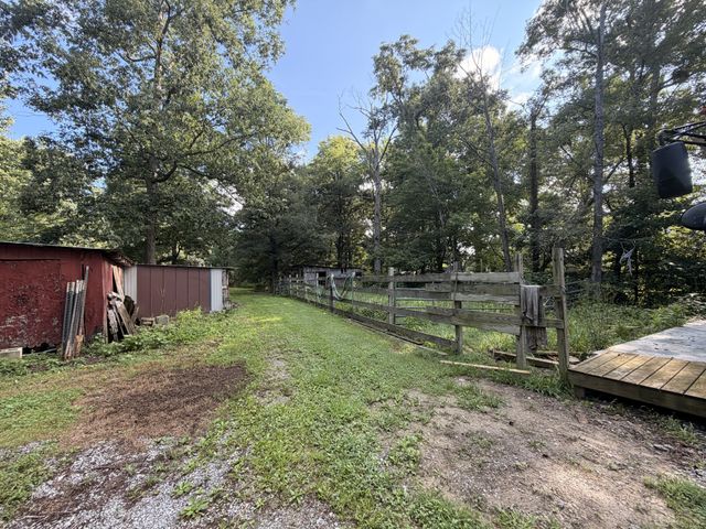 346 Toy Denny Rd, Bradyville, TN 37026