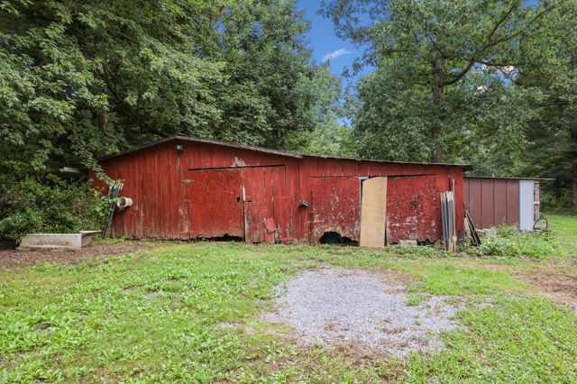 346 Toy Denny Rd, Bradyville, TN 37026