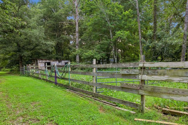 346 Toy Denny Rd, Bradyville, TN 37026