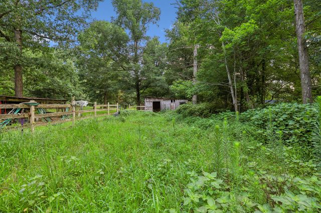 346 Toy Denny Rd, Bradyville, TN 37026