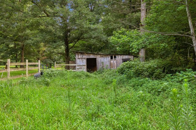 346 Toy Denny Rd, Bradyville, TN 37026