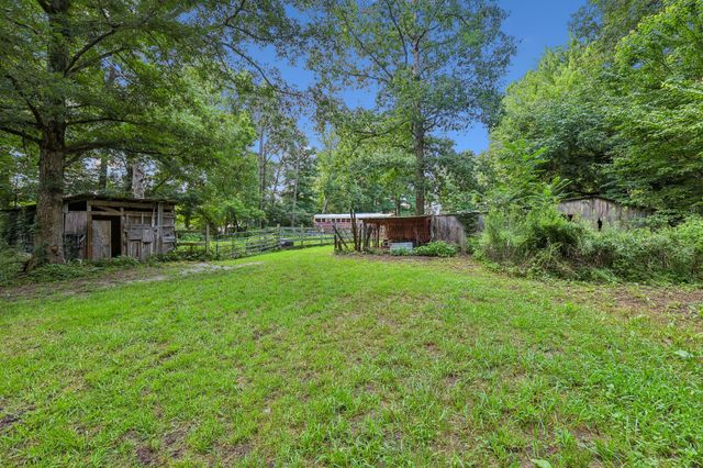 346 Toy Denny Rd, Bradyville, TN 37026