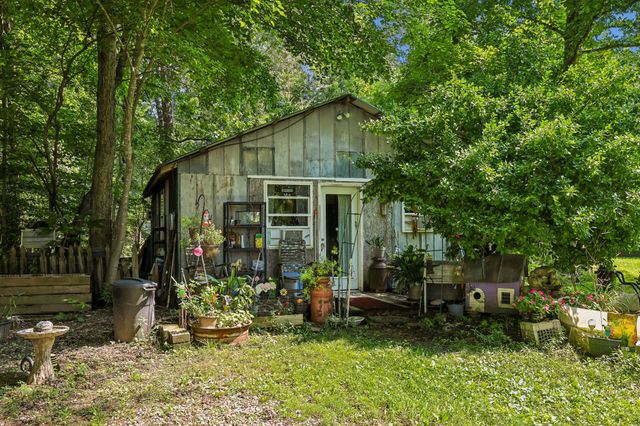346 Toy Denny Rd, Bradyville, TN 37026
