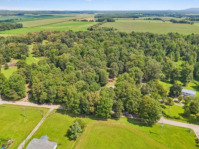 346 Toy Denny Rd, Bradyville, TN 37026