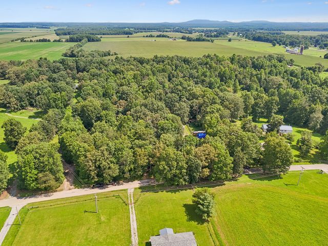 346 Toy Denny Rd, Bradyville, TN 37026