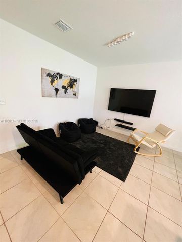 711 SW 11th St, Florida City, FL 33034