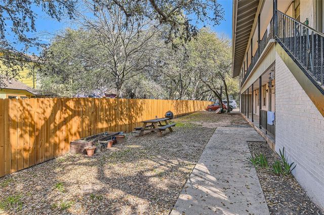2411 S 5th ST 4, Austin, TX 78704