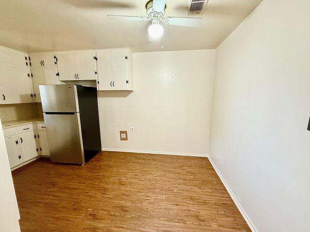 2411 S 5th ST 4, Austin, TX 78704