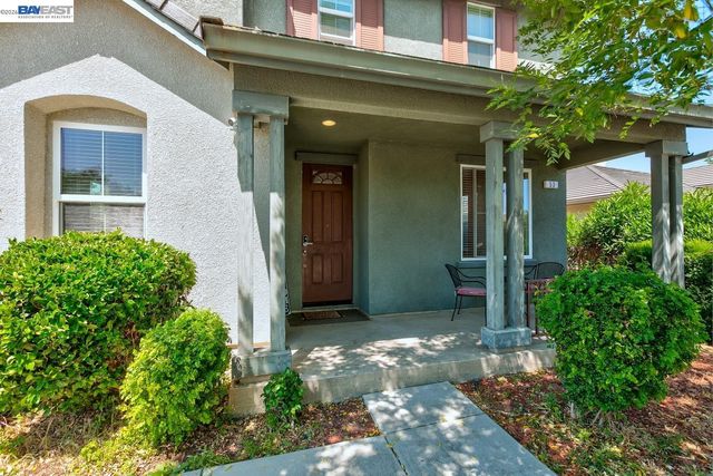 53 Puffin Cir, Oakley, CA 94561