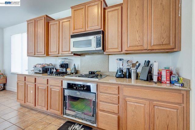 53 Puffin Cir, Oakley, CA 94561